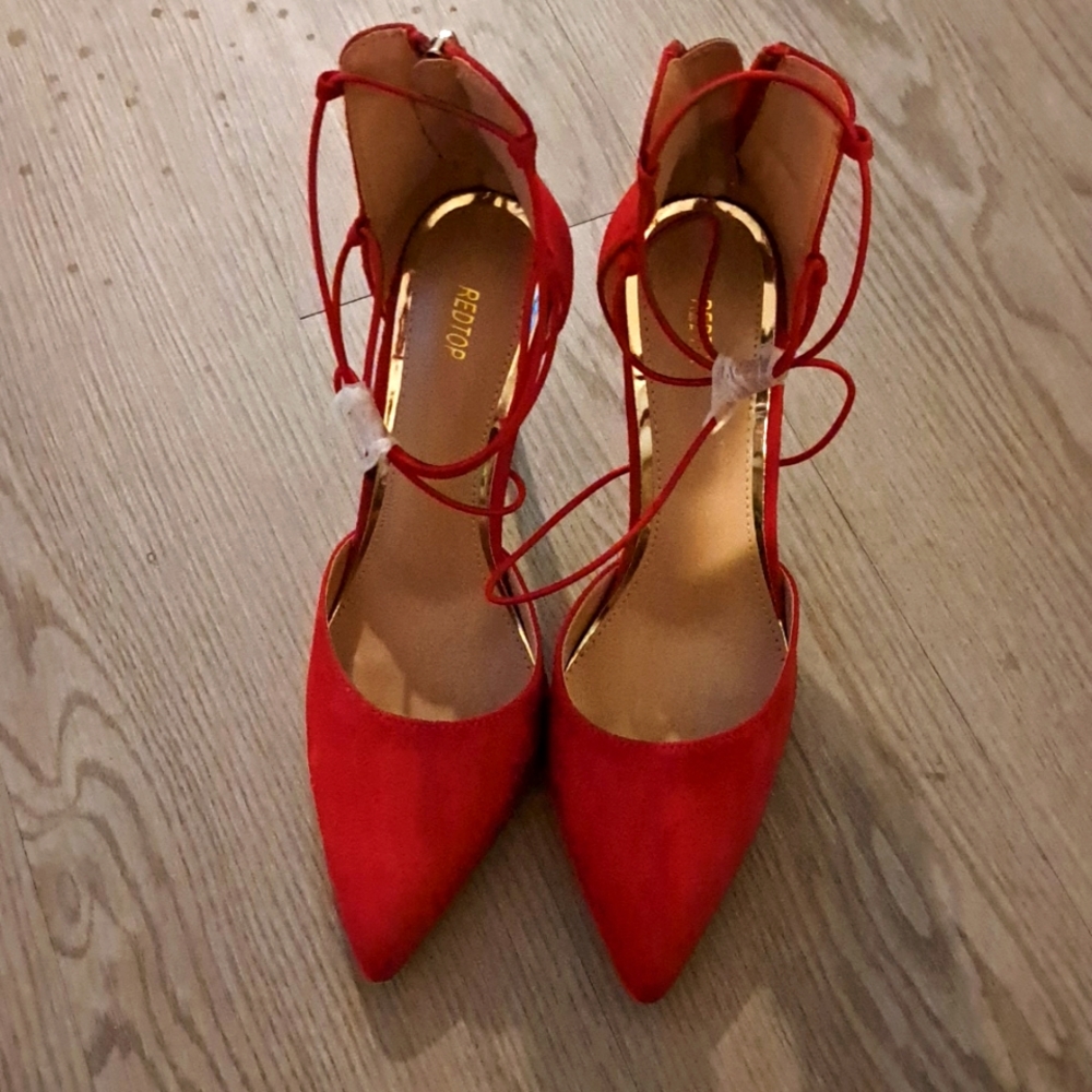 Red top heels 👠